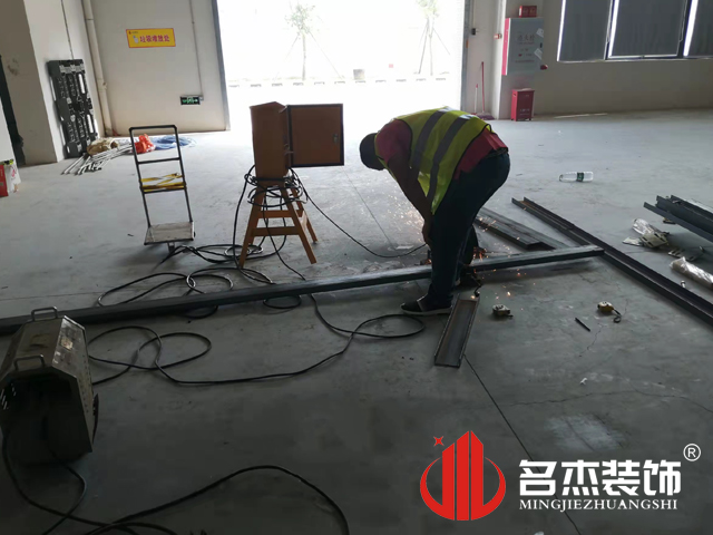 20211102154435_647 办公区域装建设计